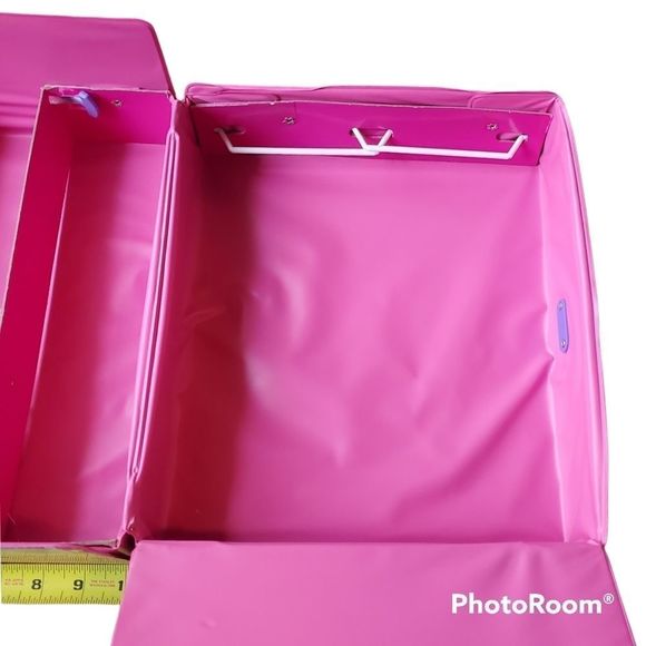 Barbie  - Picture 4 of 16